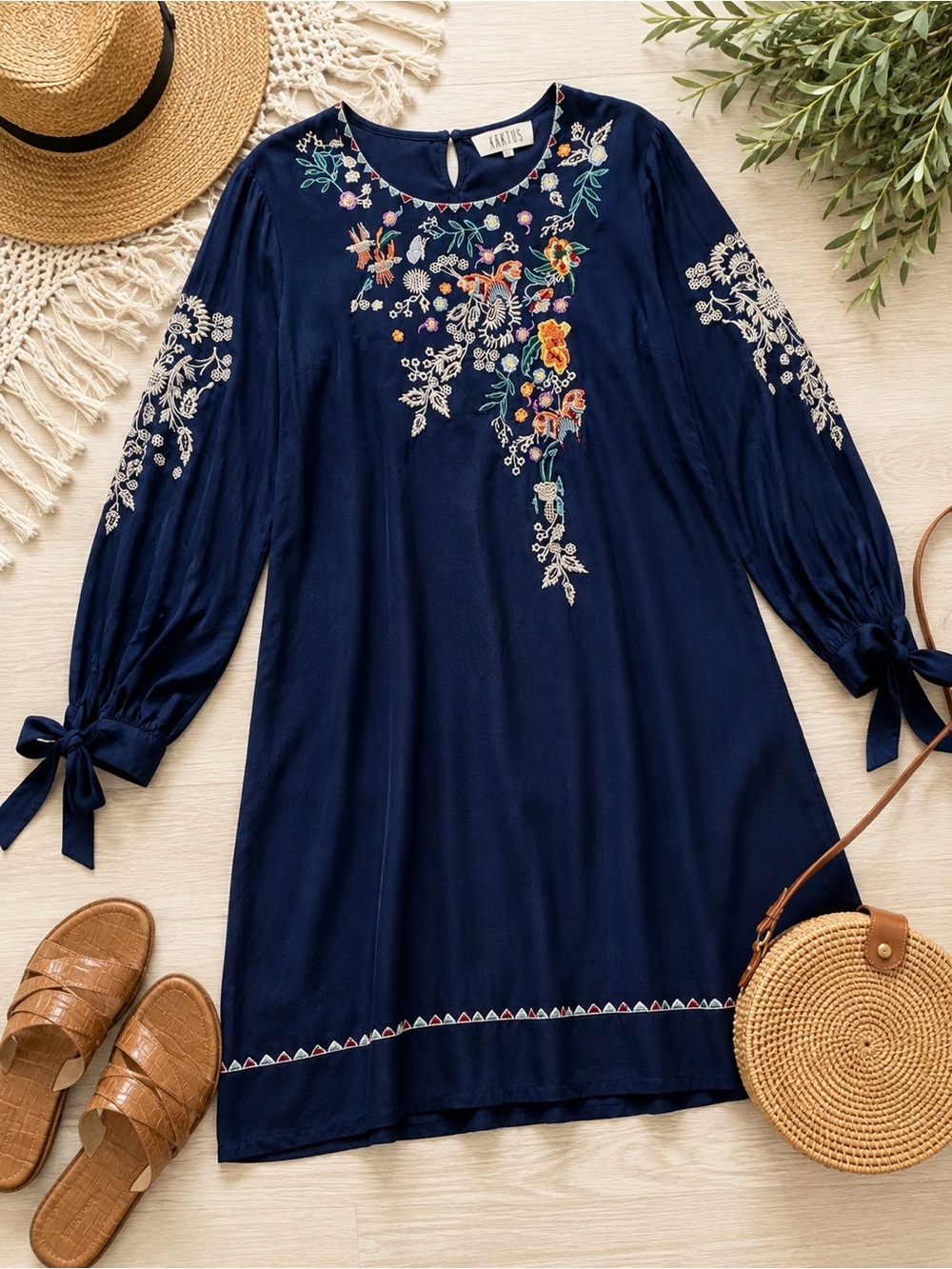 𝙆𝙖𝙠𝙩𝙪𝙨 Embroidered Dress Floral Navy Blue Tunic Size L Boho 100% Rayon